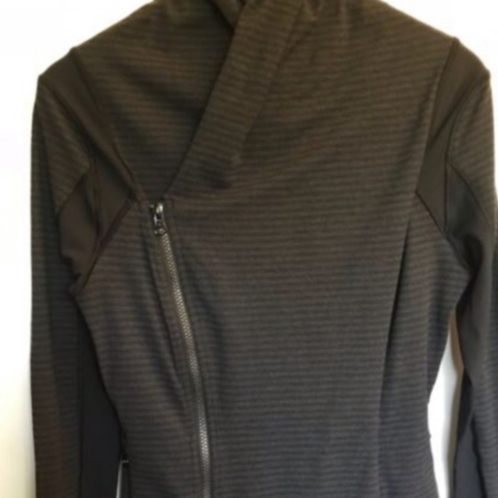 Bhakti Lululemon Black Yoga Jacket size. Brand new